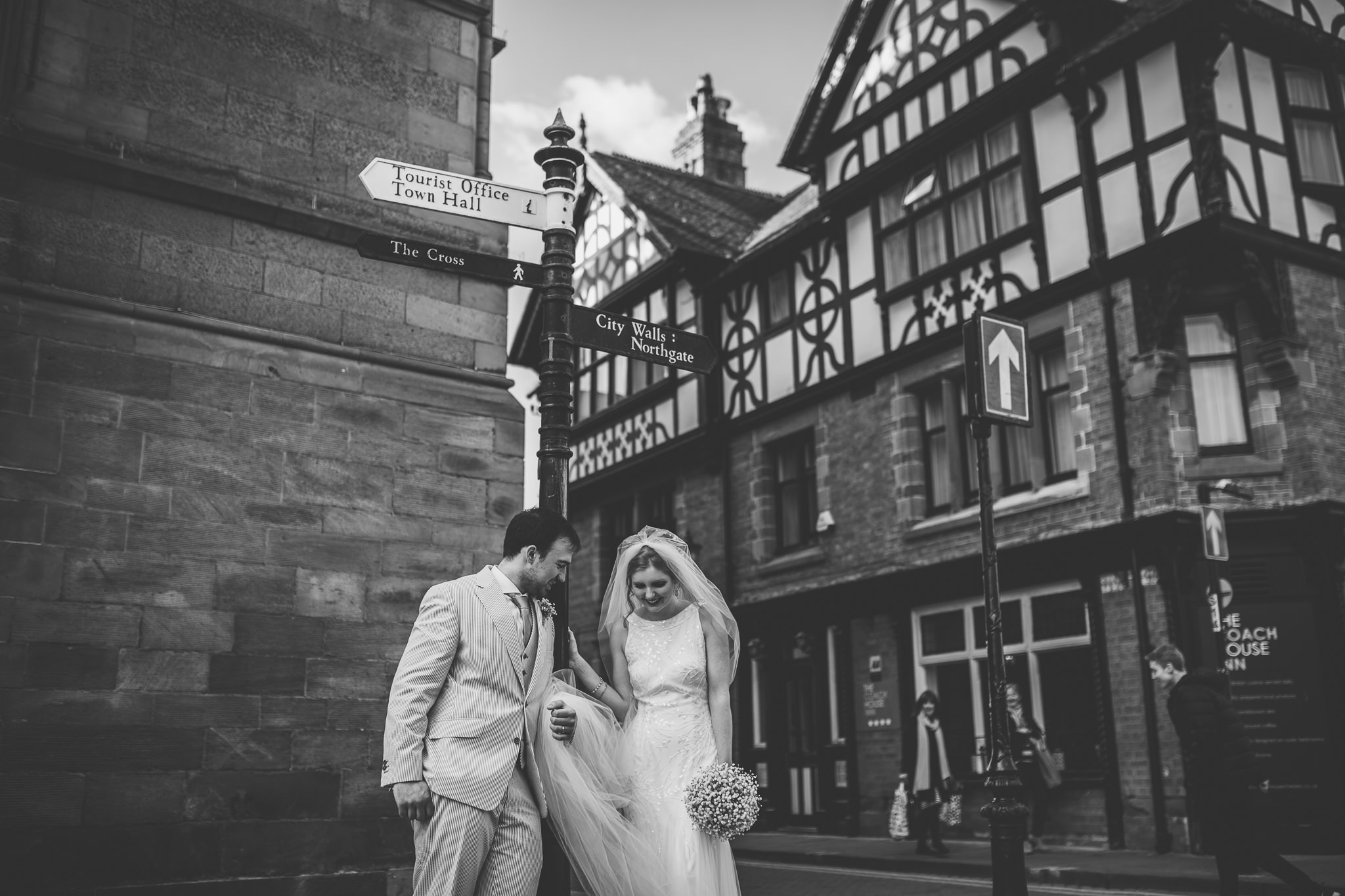 Chester-Cheshire-Creative-natural-wedding-photography-90049